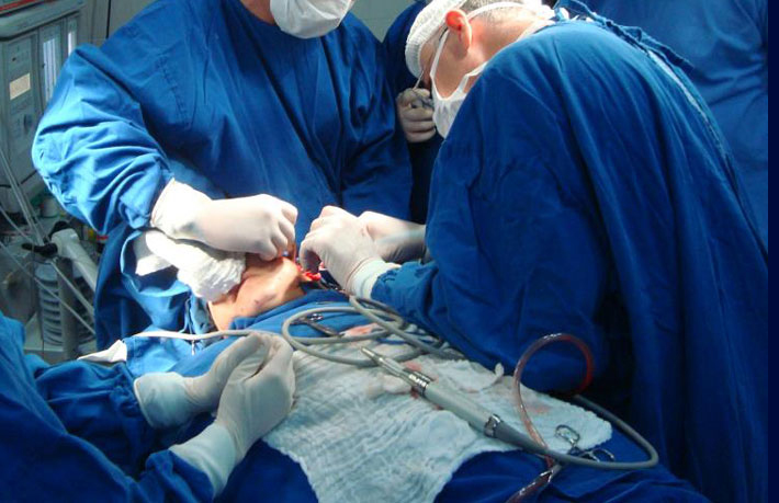Clinica de cirurgia buco maxilo facial do Dr Almir Feitosacirurgia nas articulações